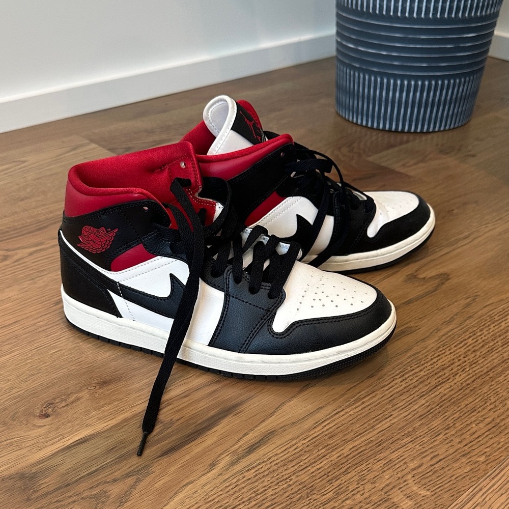 Nike Black, Red, and White Athletic Shoes